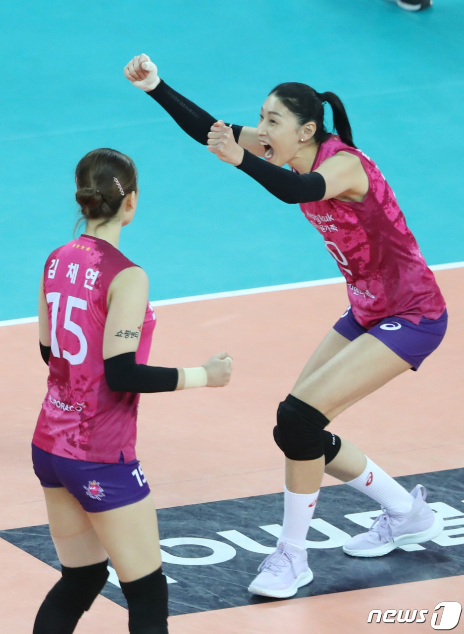 흥국생명, 김연경-투트쿠 부르주의 활약으로 개막 8연승 달성