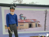 김해 출신 상업미술가의 재능기부로 화사해진 김해 봉황대길