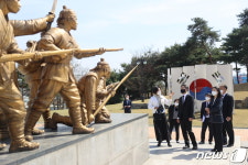 홍주의사총 찾은 이남우 국가보훈처 차장