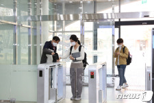 전남대 세 번째 도서관 정보마루 임시 개관