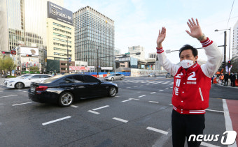 광화문 출근길 지지호소하는 오세훈