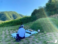 이재명, 어머니 1주기 봉화 선영 찾아 참례…“풀 베고 성묘하는 게 큰 낙”