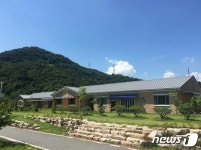 광양시 진월면 섬진강끝들마을에 작은미술관 조성