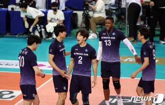 대한항공, 우리카드 꺾고 첫 통합 우승…정지석 챔프전 MVP(종합)