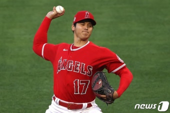 '두 얼굴의 피칭' 오타니, 투수 복귀전서 4이닝 6볼넷 7K 무실점
