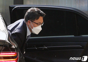 출근하는 김진욱 공수처장
