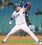 역투하는 삼성 김윤수