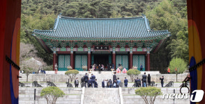 현충사 참배
