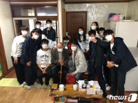 수원 중앙기독중학교 학생들,  독도수비대원 정원도씨 방문