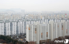 LH 직원들, 서민 위한 공공임대아파트 분양전환해 수억 차익