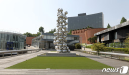 일단 질러 이건희 미술관 유치전 전국 들썩…미술계 한심