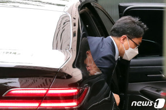 출근하는 김진욱 공수처장