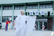 오월 영령 달래는 공연