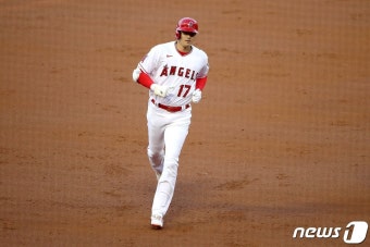 오타니 2년 만에 3경기 연속 아치…시즌 14호 홈런 '선두'