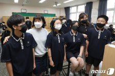 대구, 중학생 무상교복 첫 시행