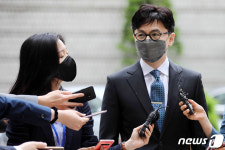 취재진 앞에 선 한동훈 검사장