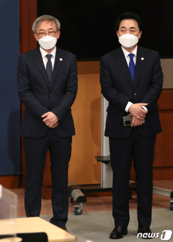 문대통령, 靑 국민소통수석에 박수현, 시민사회수석에 방정균 내정