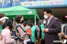 용인서 내외국인 함께하는 ‘사랑의 옷 무료 나눔’ 행사