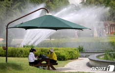 울산 초여름 날씨에 태화강국가정원 등 관광지 나들이객 북적