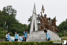 충혼탑은 우리가 지켜요