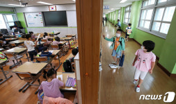 학교 찾은 전남지역 초등학생들