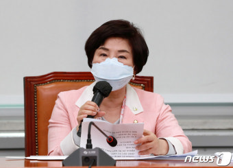 인사말하는 전혜숙 민주당 백신특위원장