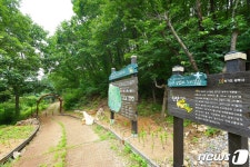 맨발 황톳길부터 해송숲까지…걷기만 해도 힐링되는 트레킹 명소 5선