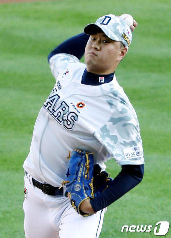 두산 이영하 '승리를 위해'