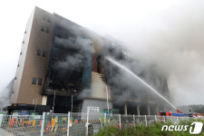 쿠팡, 물류센터 화재에 로켓배송 차질 현실화…일시품절 상태