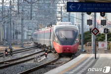 경부선 추풍령 인근서 ITX-새마을호, 멧돼지 충돌…운행 차질