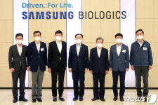 삼성바이오로직스 mRNA 백신 생산라인 구축 현장 방문한 산업부 장관
