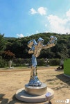 크라운해태, 국내 최대규모 대형 야외조각 전시회 개최