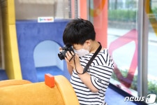 스마트폰 대신 디지털카메라 드는 아이들…창의교육 도구로 각광