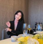 한예슬, 고급 레스토랑서 행복한 순간…우아한 미모는 덤 [N샷]