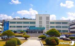 뇌물받고 사업편의 제공 전남 무안군청 공무원 징역 5년