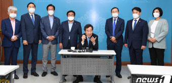 대선 경선 예비후보 등록 후 광주 찾은 이낙연