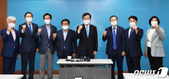 이낙연 전 대표, 예비후보 등록 후 첫 광주 방문