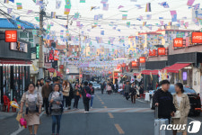 “곱창거리 패션쇼 구경오세요”…대구 남구 “상권활성화 차원”