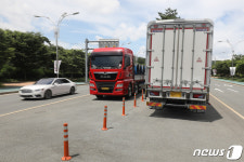 대구미술관로 주변, 1차로까지 불법주차