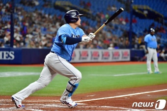 최지만, 클리블랜드전 멀티 히트…타율 0.270 상승