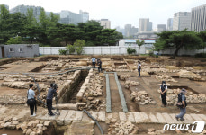 경복궁서 정화시설 갖춘 150여년전 대형 화장실 발굴