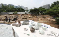 경복궁 남쪽 지역 내 현대 정화조 유사 대형 화장실 발굴