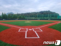 함안스포츠타운 리틀야구장 인조잔디로 새단장