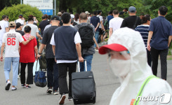 육군훈련소 입영심사대 입영하는 장병들