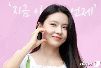 구구단 나영, 앙증맞은 볼하트