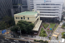 송파구보건소 둘러싼 긴 줄