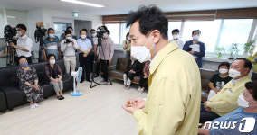 경로당 방역상황 점검하는 오세훈 시장