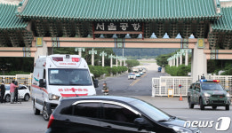 청해부대 이송 구급차량 앞 차량들 양보 없어
