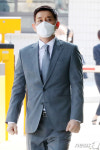 라임 사태 김봉현, 묵묵부답 출석