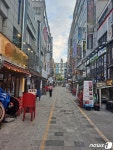 경남 첫 4단계 격상 김해…저녁되자 먹자골목·외국인거리 텅텅